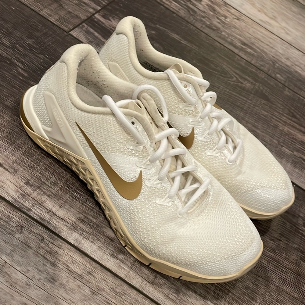 metcon white and gold